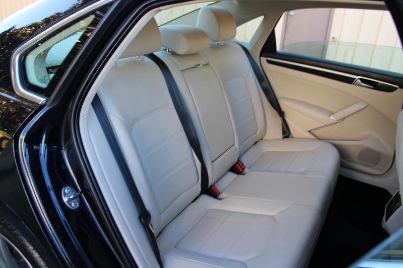 2019 Volkswagen Passat 2.0T SE R-Line