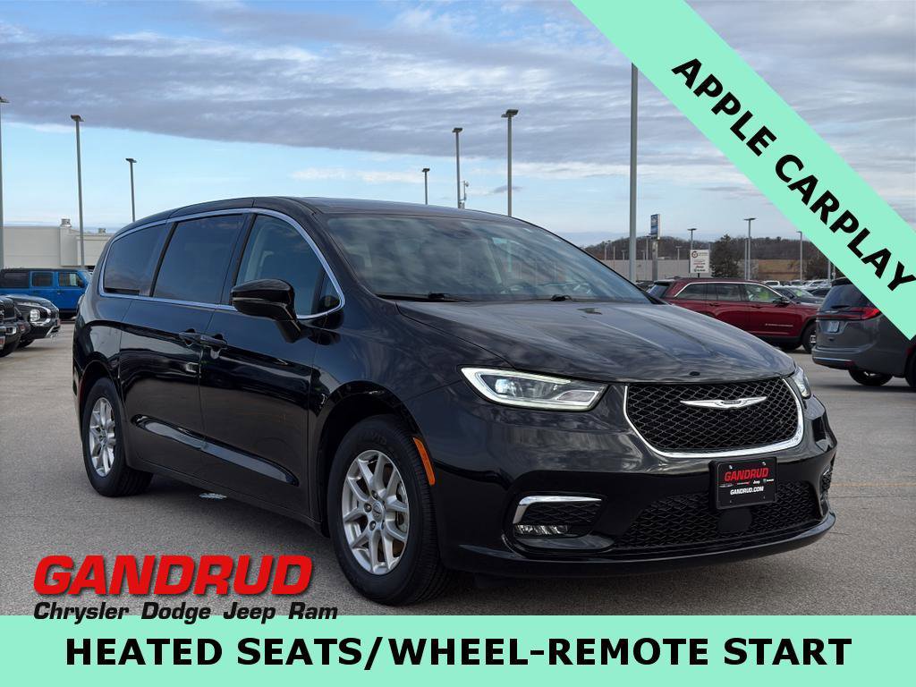 Used 2024 Chrysler Pacifica Touring-L