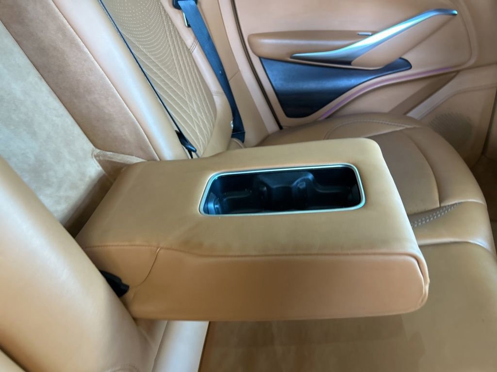 2023 Aston Martin DBX