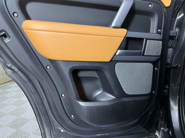 2024 Land Rover Defender 130 X-Dynamic SE