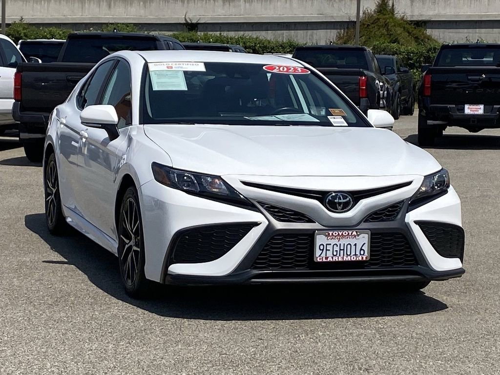 2023 Toyota Camry SE