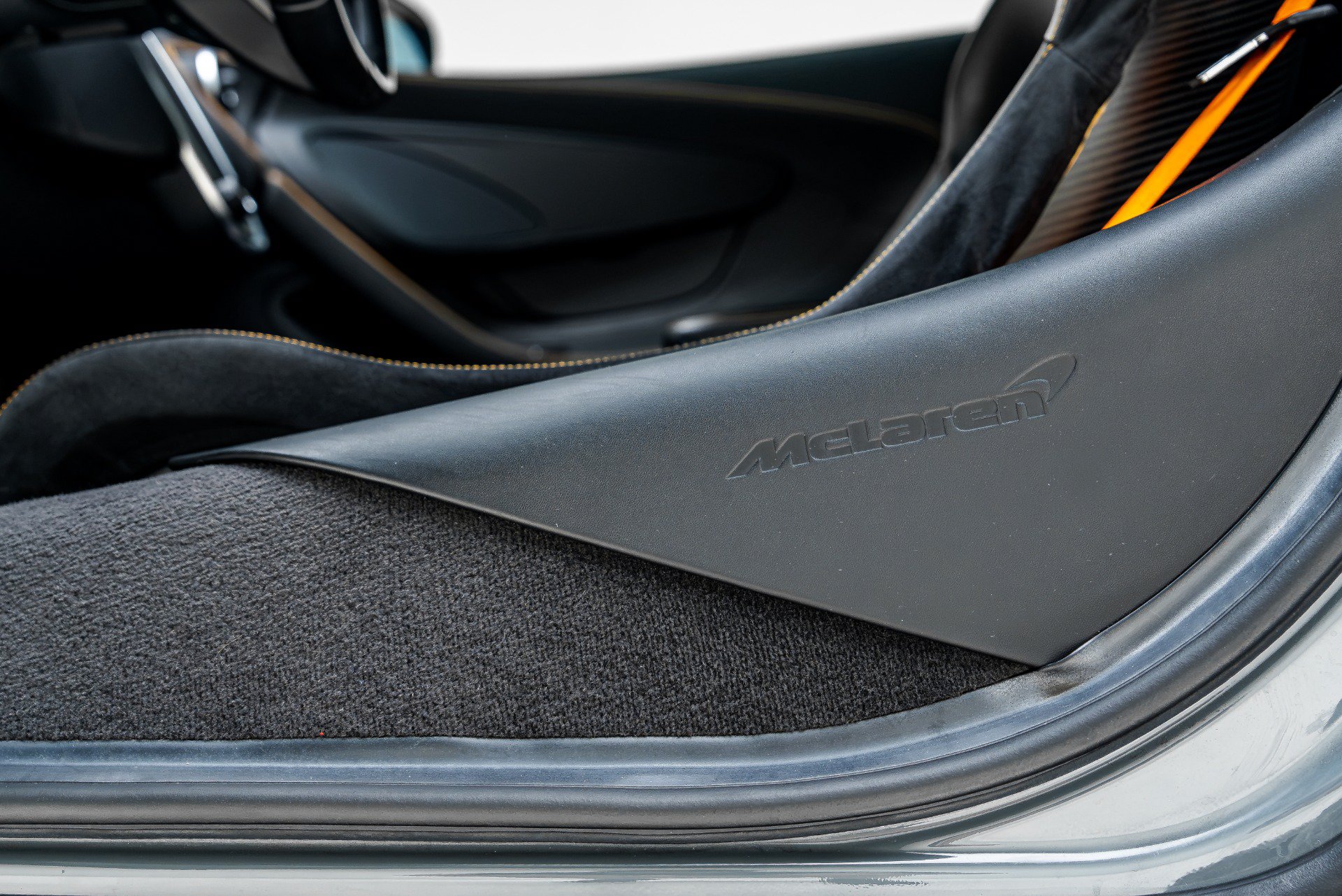 Used 2020 McLaren 600LT Spider photo 39