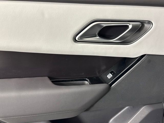 2026 Land Rover Range Rover Velar Dynamic SE