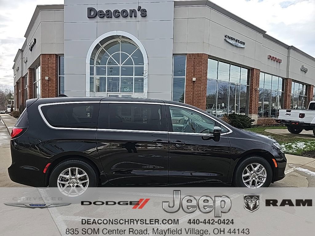 Used 2024 Chrysler Pacifica Touring-L