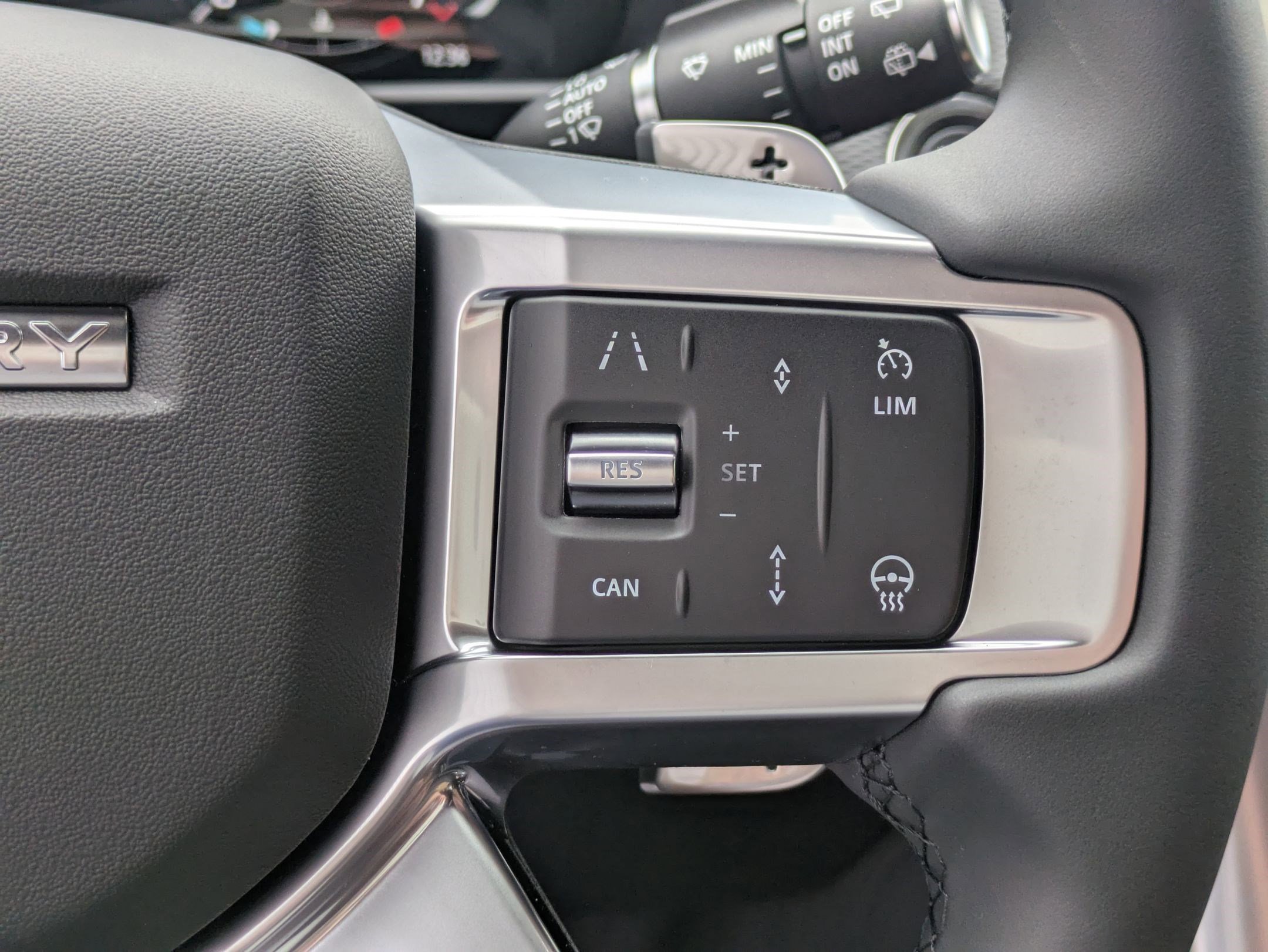 2026 Land Rover Discovery Dynamic SE