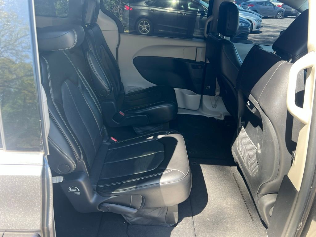 2022 Chrysler Pacifica Touring-L