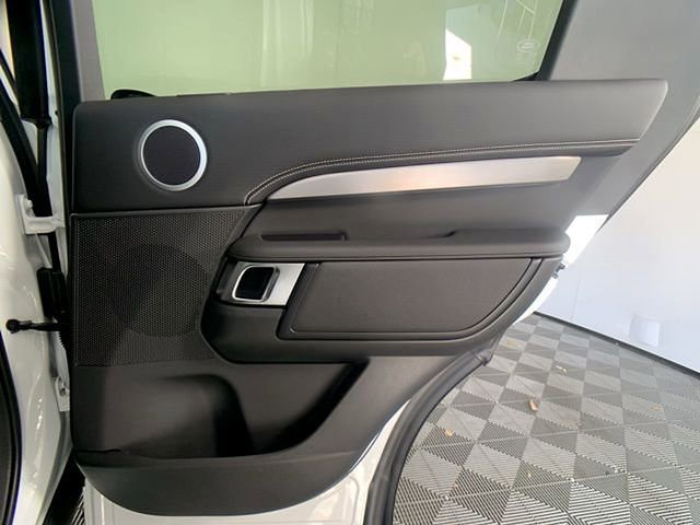 2025 Land Rover Discovery Dynamic SE