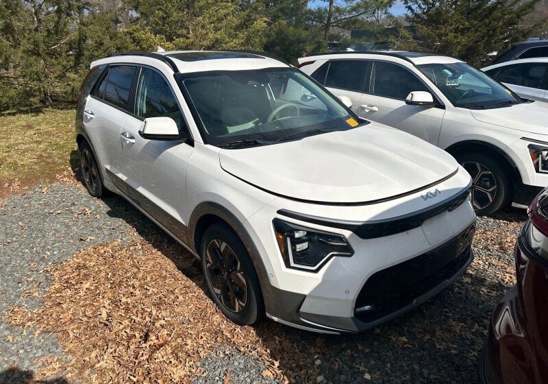 Certified 2023 Kia Niro Wave w/ Wave Preserve Package