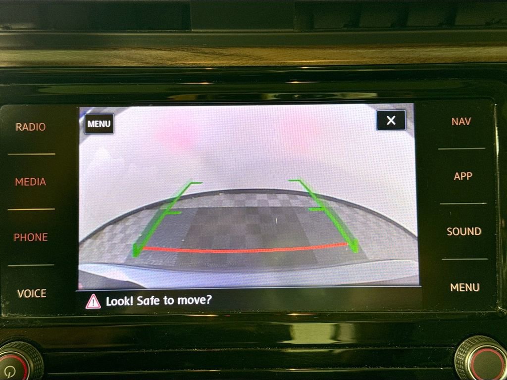 2022 Volkswagen Passat 2.0T