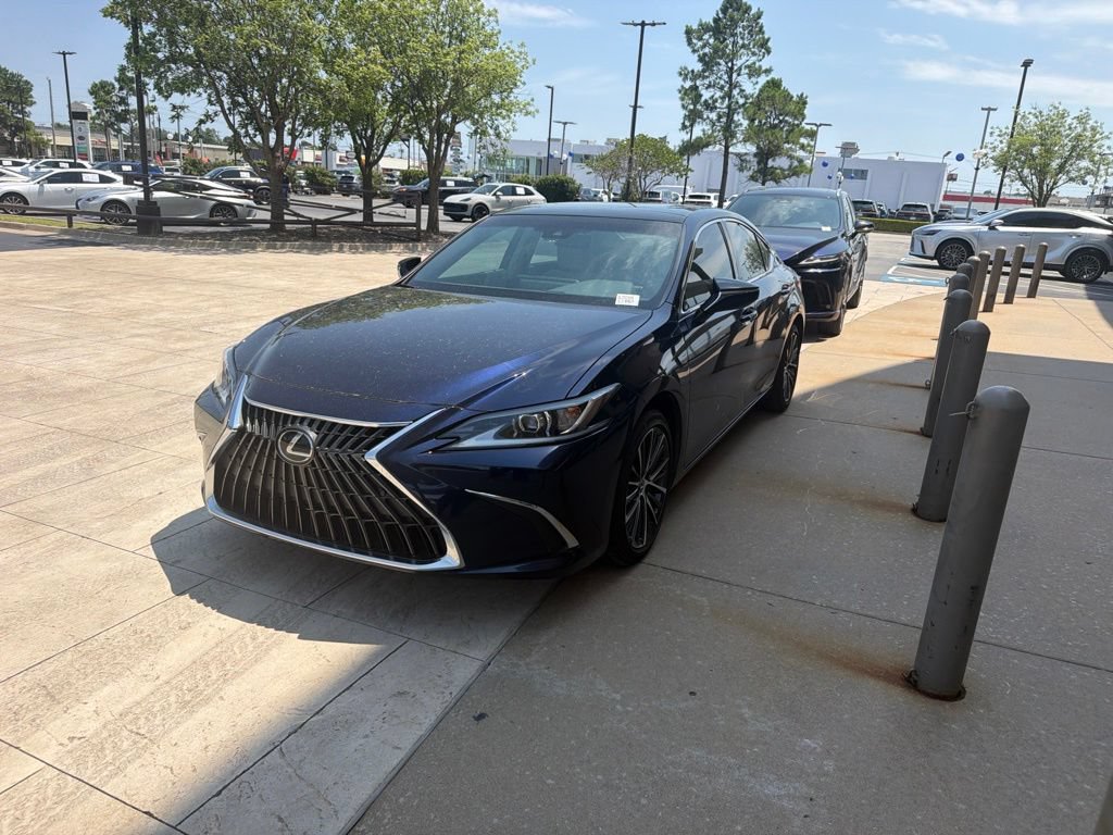Certified 2025 Lexus ES 350 w/ Premium Package