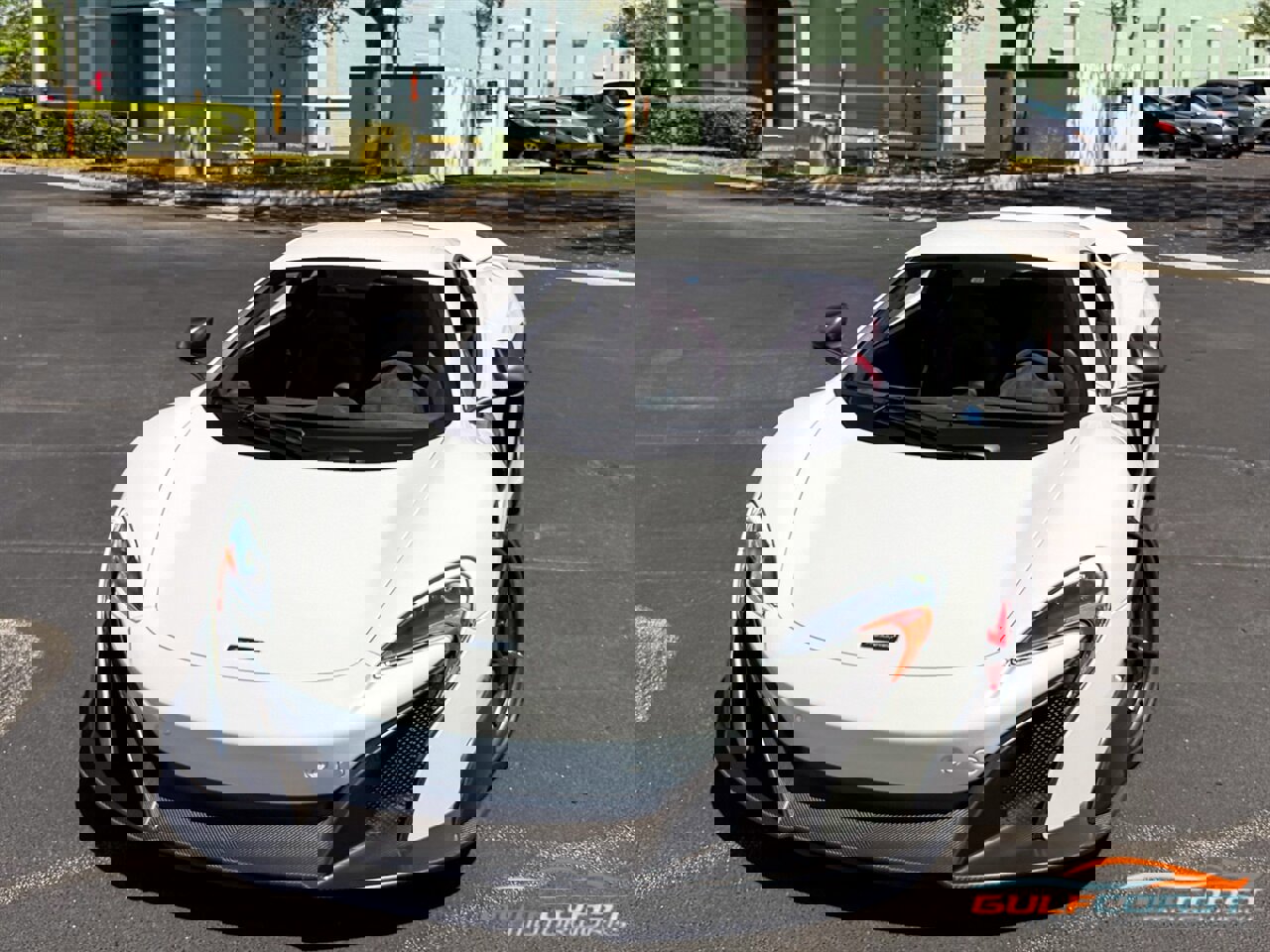 Used 2016 McLaren 675LT photo 10