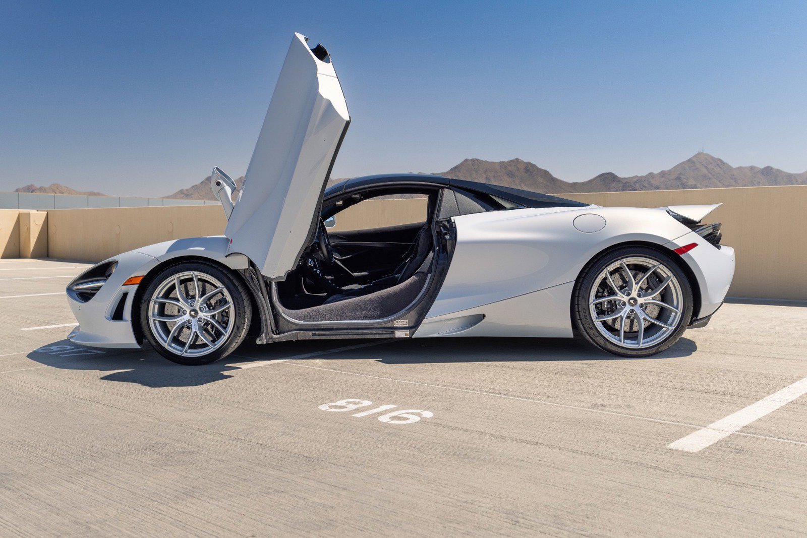 Used 2020 McLaren 720S Spider photo 19