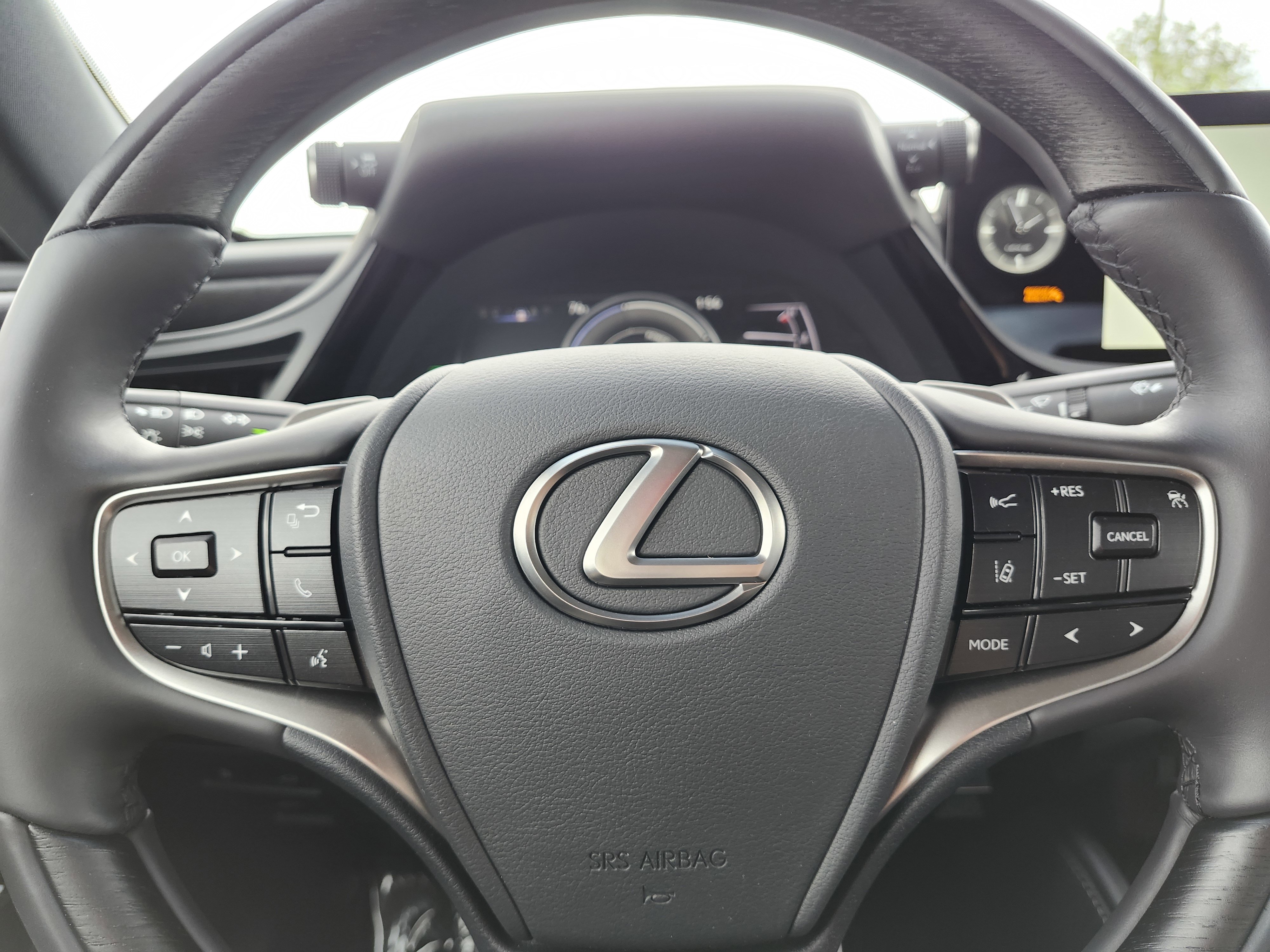 2025 Lexus ES 300h Ultra Luxury