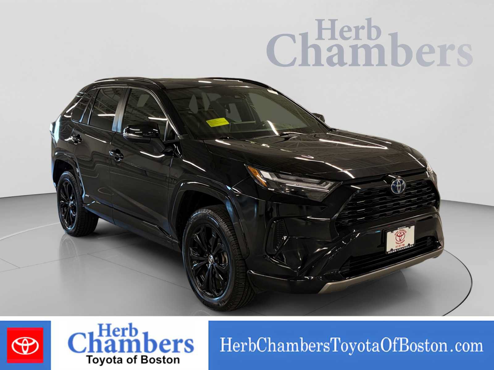 Used 2022 Toyota RAV4 SE w/ Convenience Package