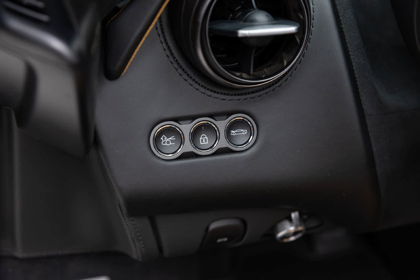 New 2027 McLaren 750S Spider photo 26