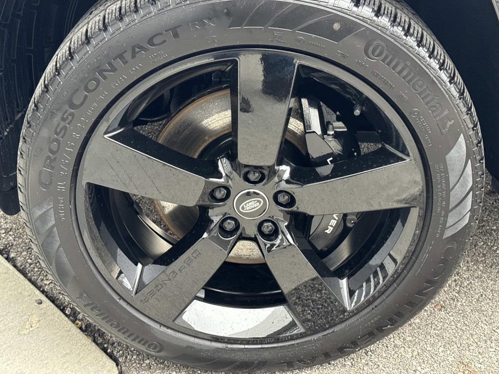 2025 Land Rover Defender 110 V8