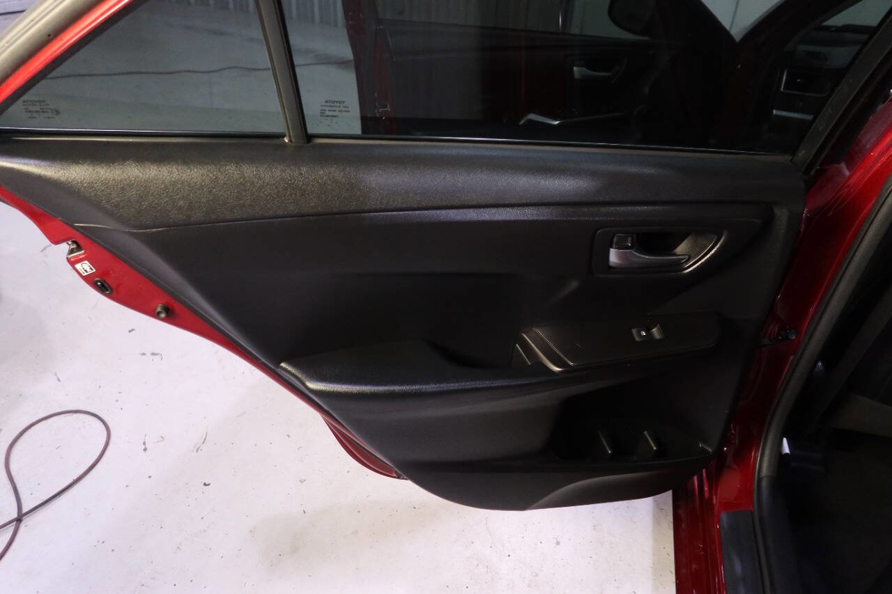 2017 Toyota Camry SE