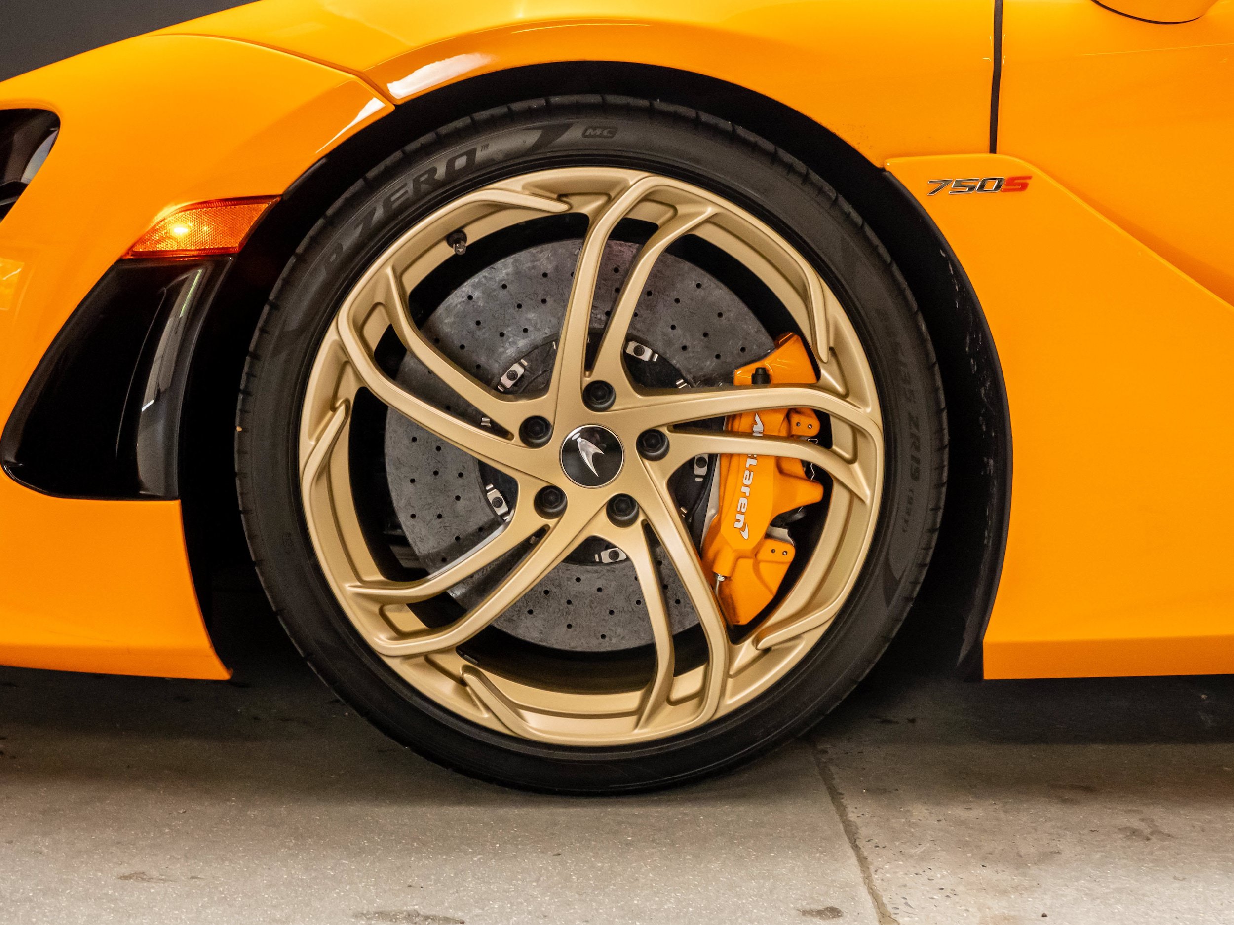 Used 2025 McLaren 750S Spider photo 18