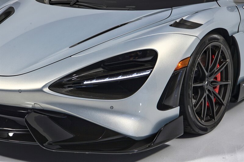 Used 2022 McLaren 765LT photo 42