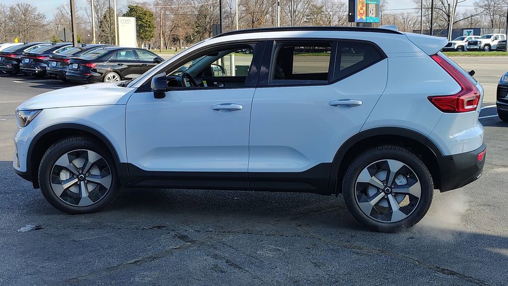 2026 Volvo Xc40 B5 Plus