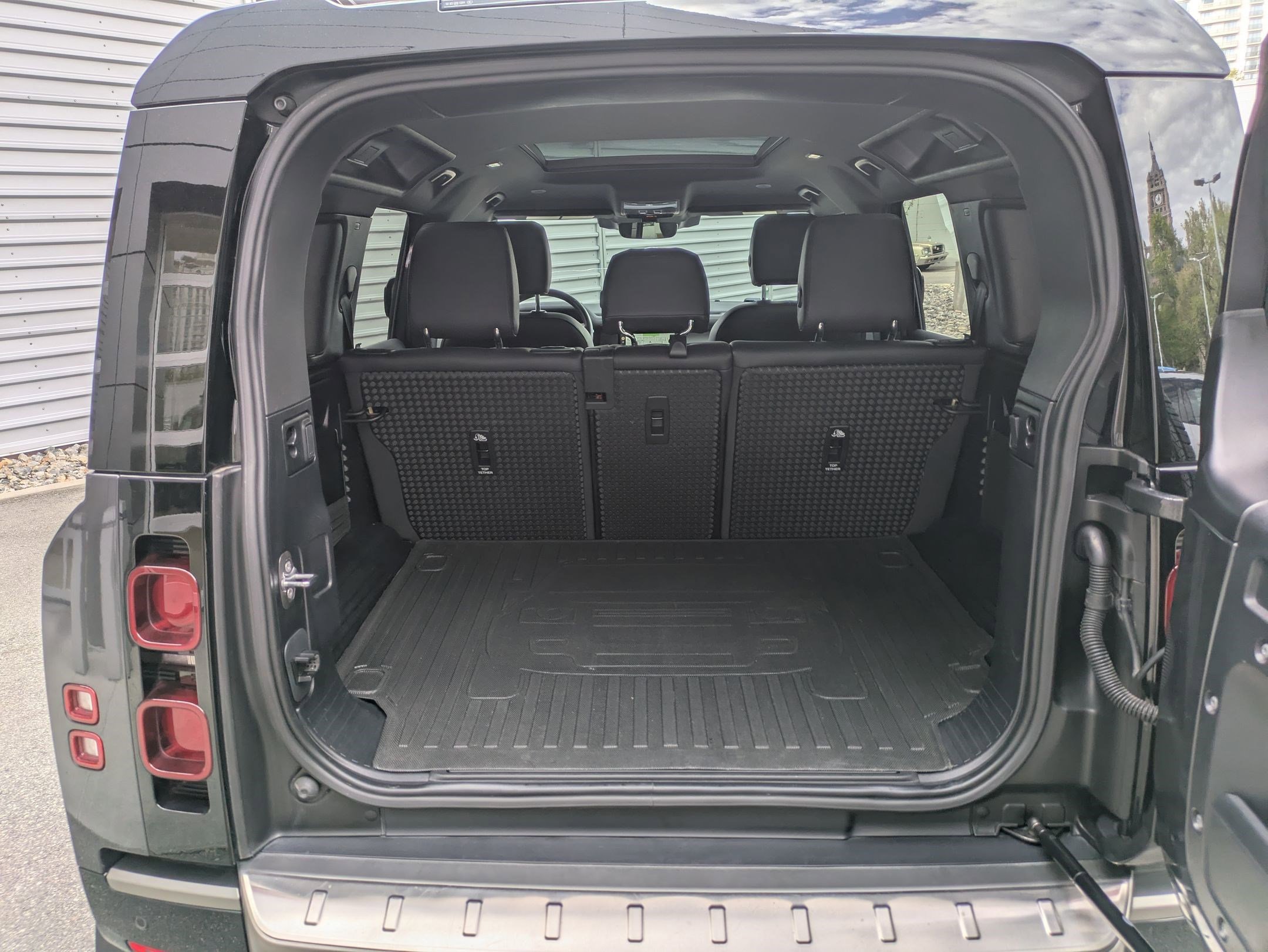 2023 Land Rover Defender 110 X-Dynamic SE