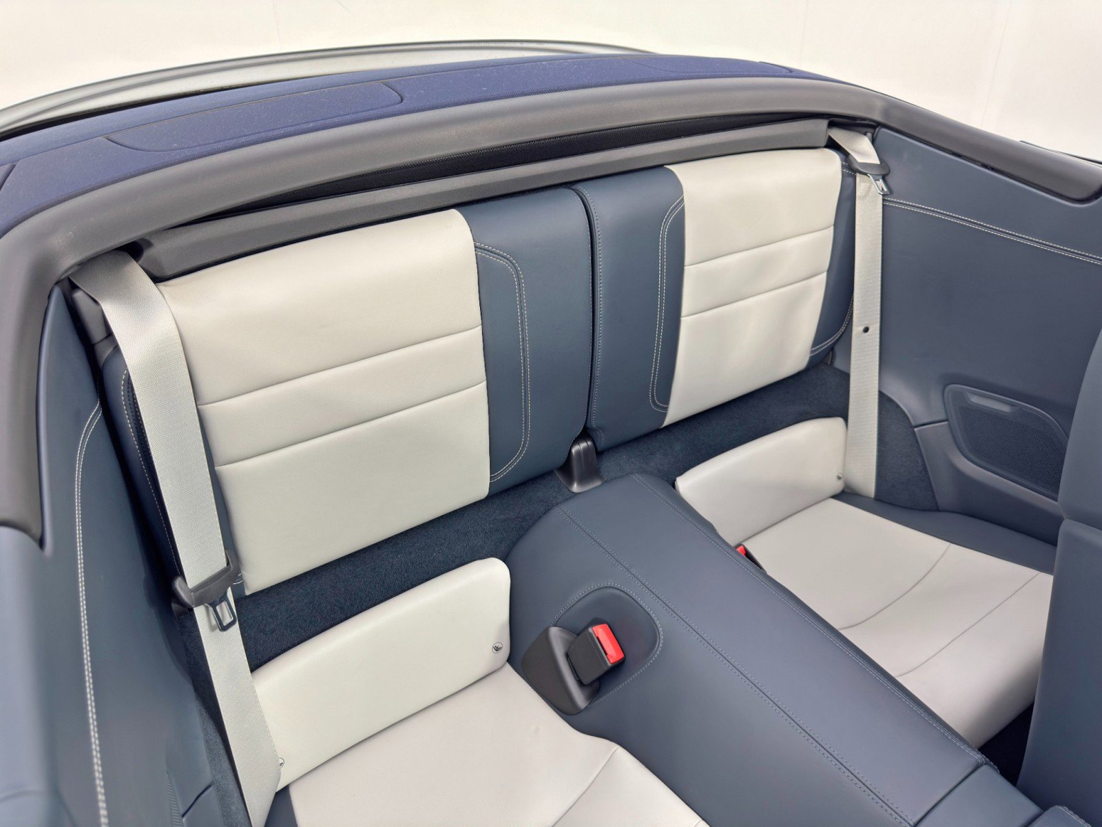 2022 Porsche 911 Carrera