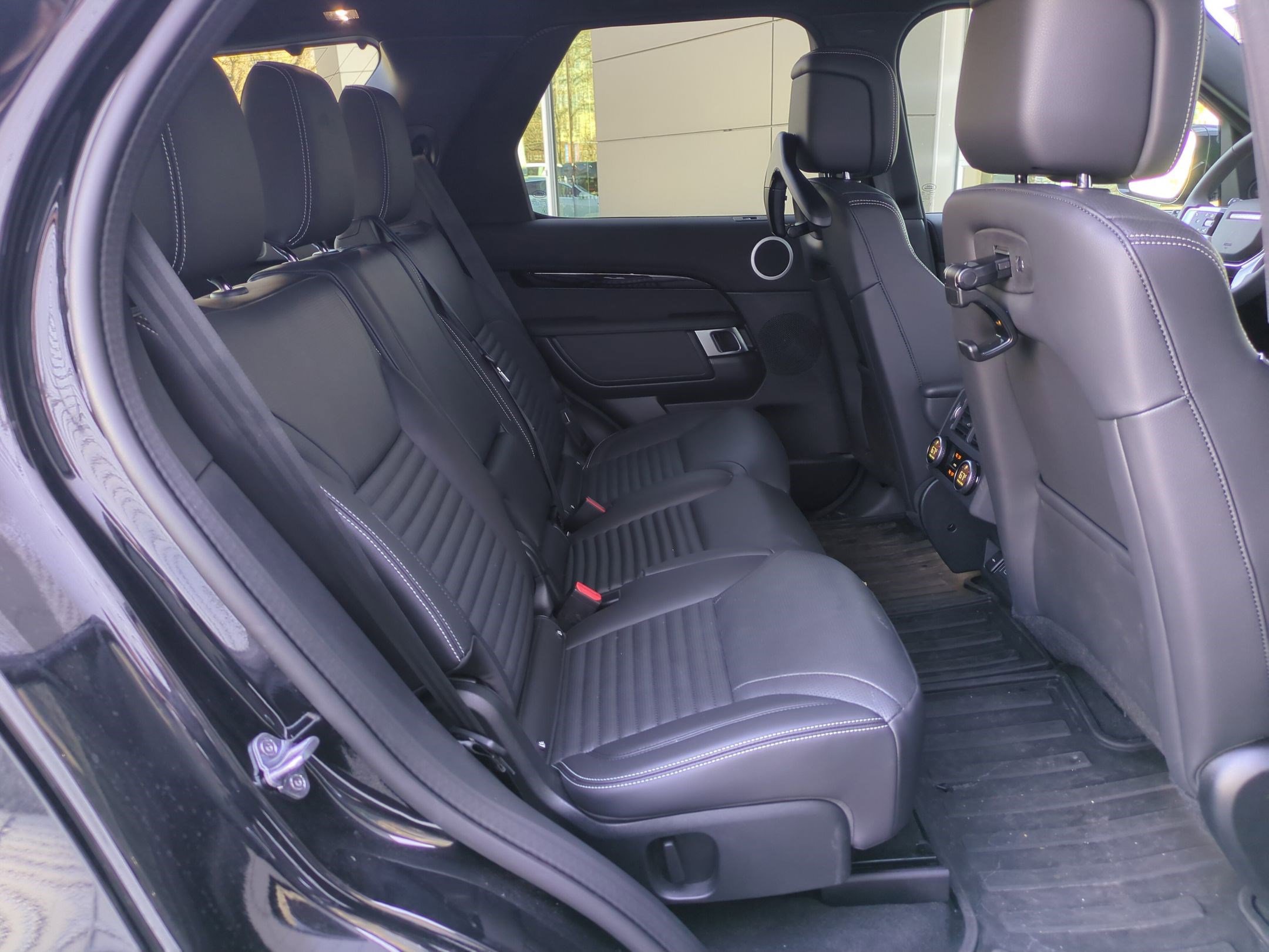 2025 Land Rover Discovery S