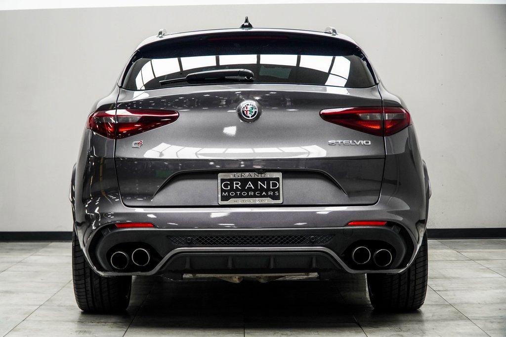 2022 Alfa Romeo Stelvio Quadrifoglio