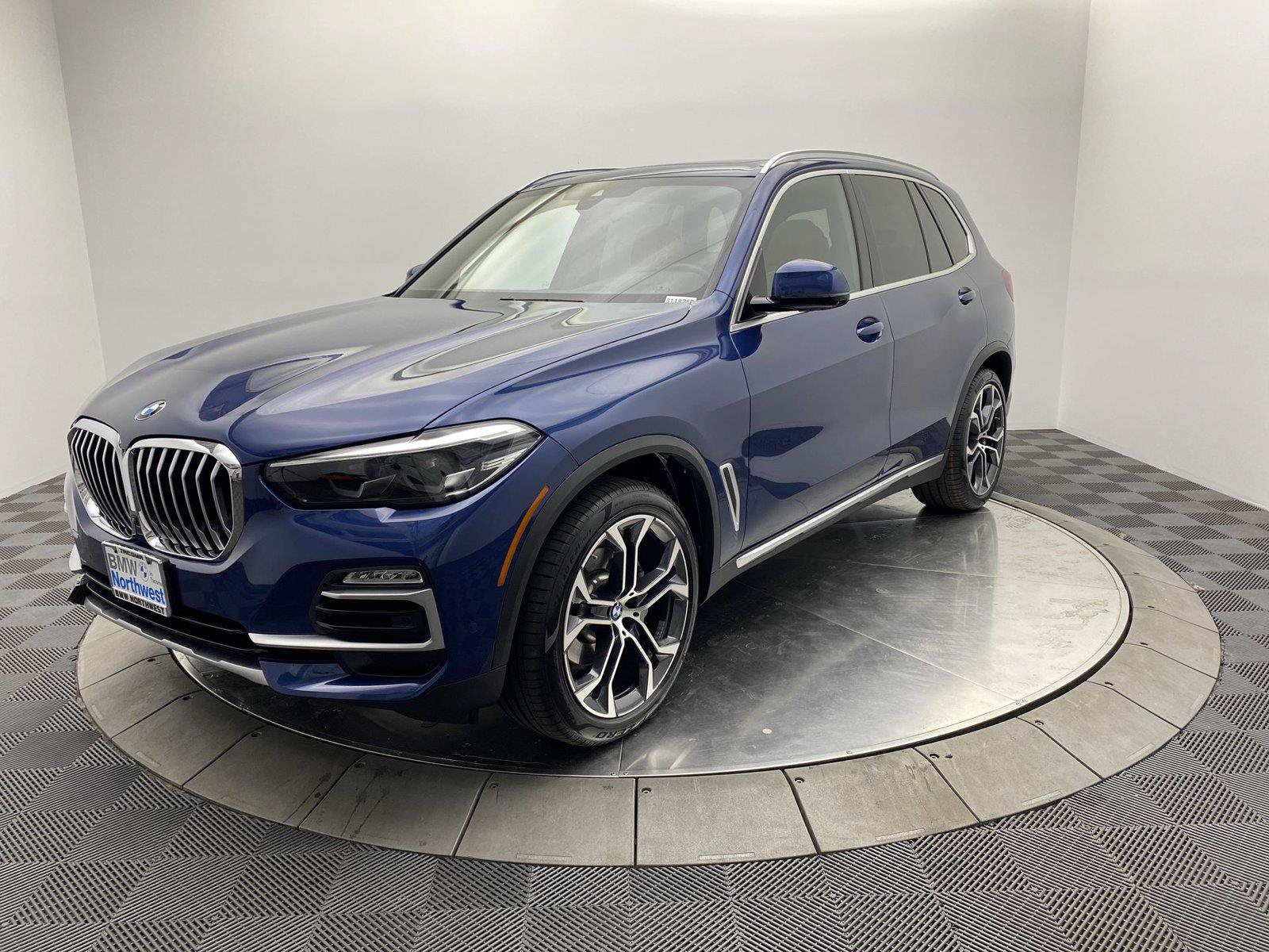 Used 2019 BMW X5 xDrive40i w/ Premium Package 2