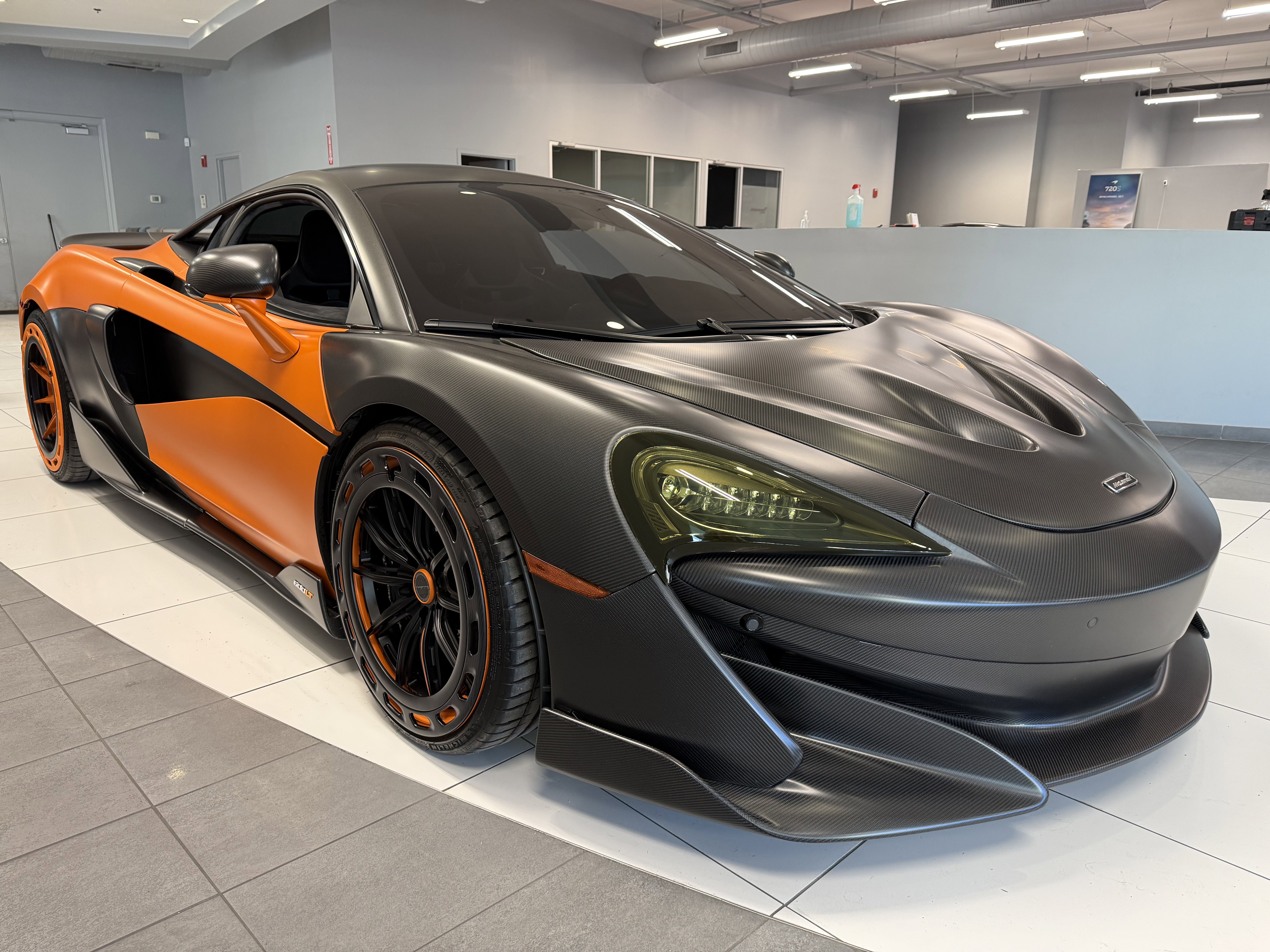 Used 2019 McLaren 600LT photo 17