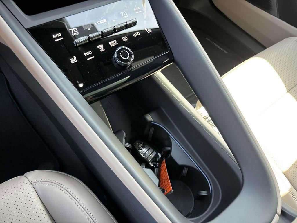 2025 Porsche Macan Electric