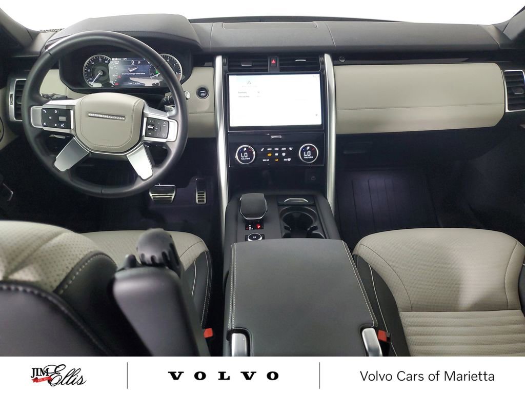 2023 Land Rover Discovery Metropolitan Edition