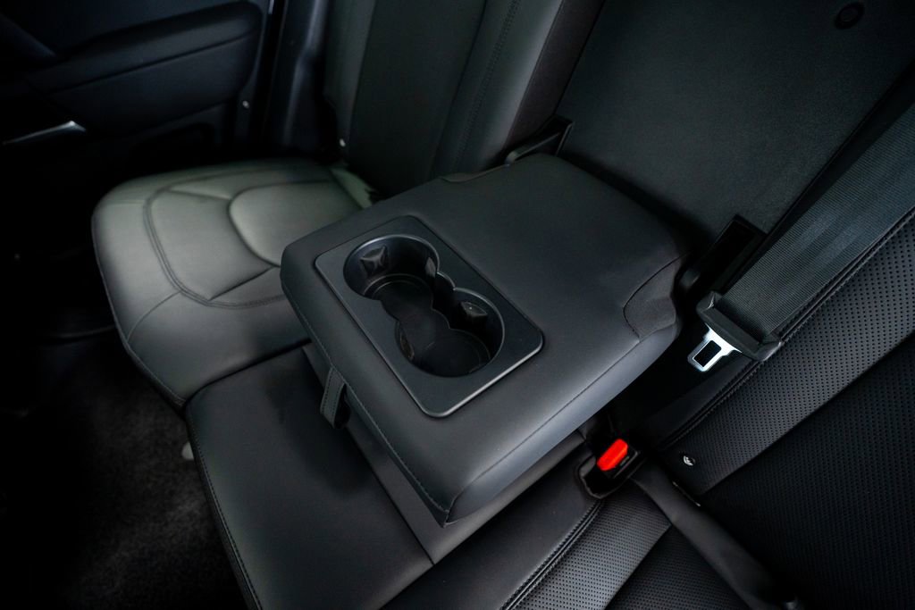 2025 Land Rover Defender 110 S