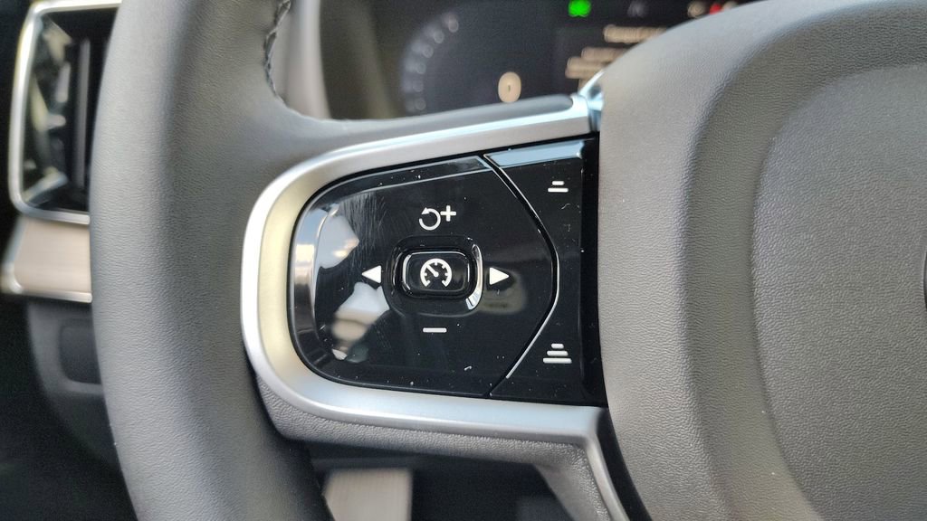 2026 Volvo Xc90 B6 Plus