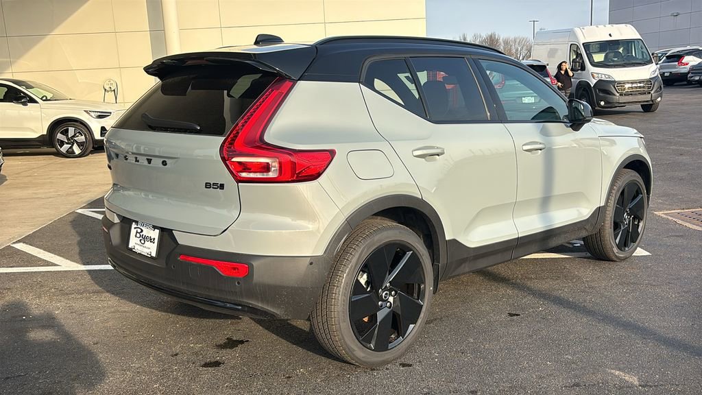 2026 Volvo Xc40 B5 Ultra