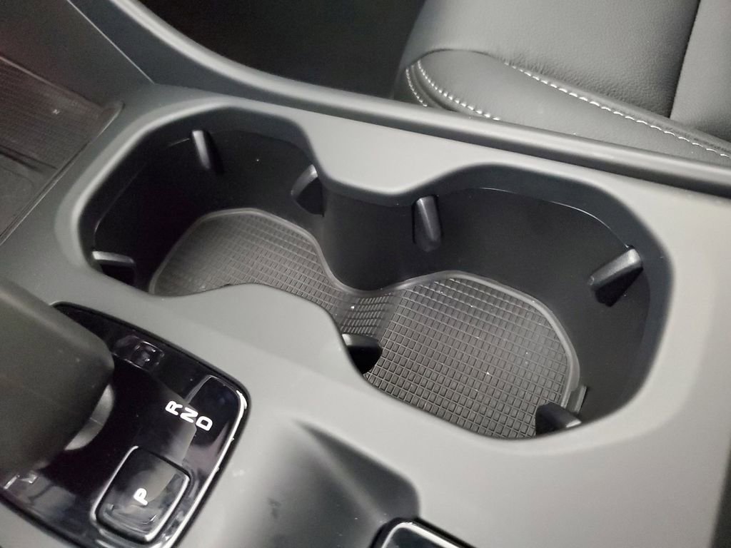 2026 Volvo Xc40 B5 Core