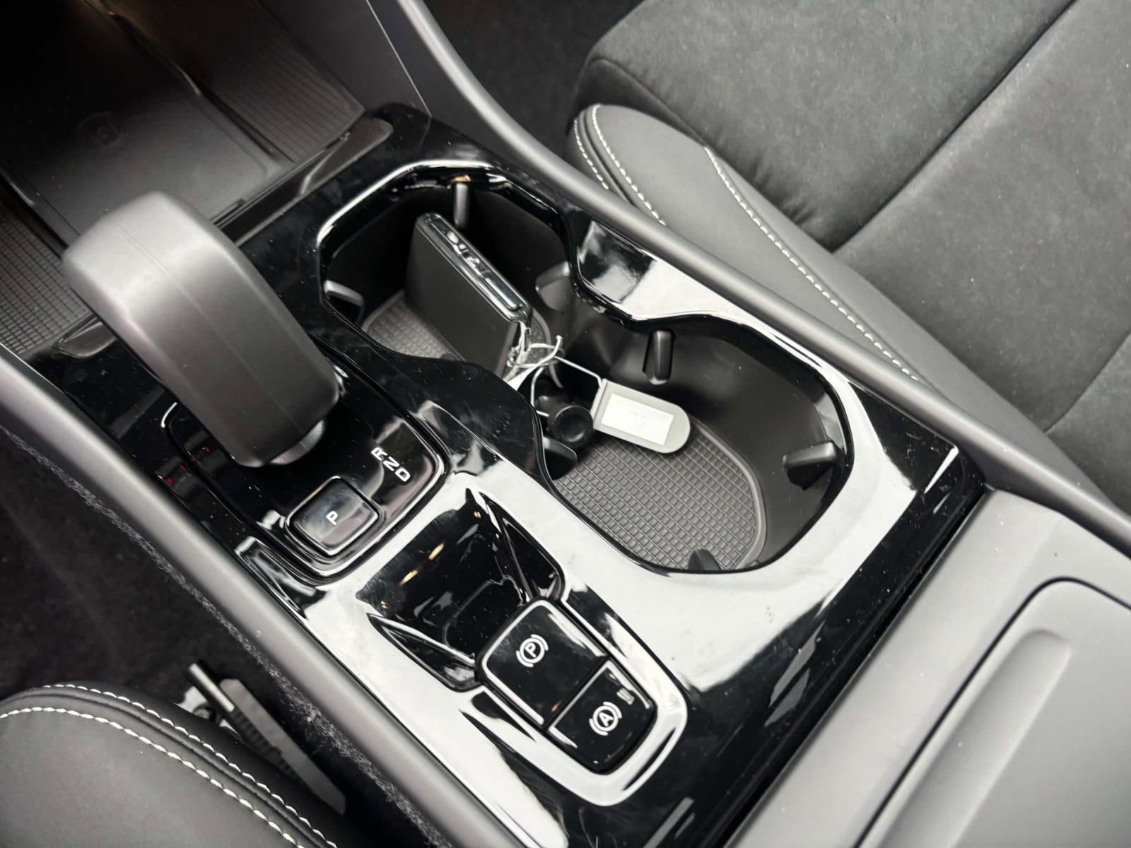 2026 Volvo Xc40 B5 Ultra