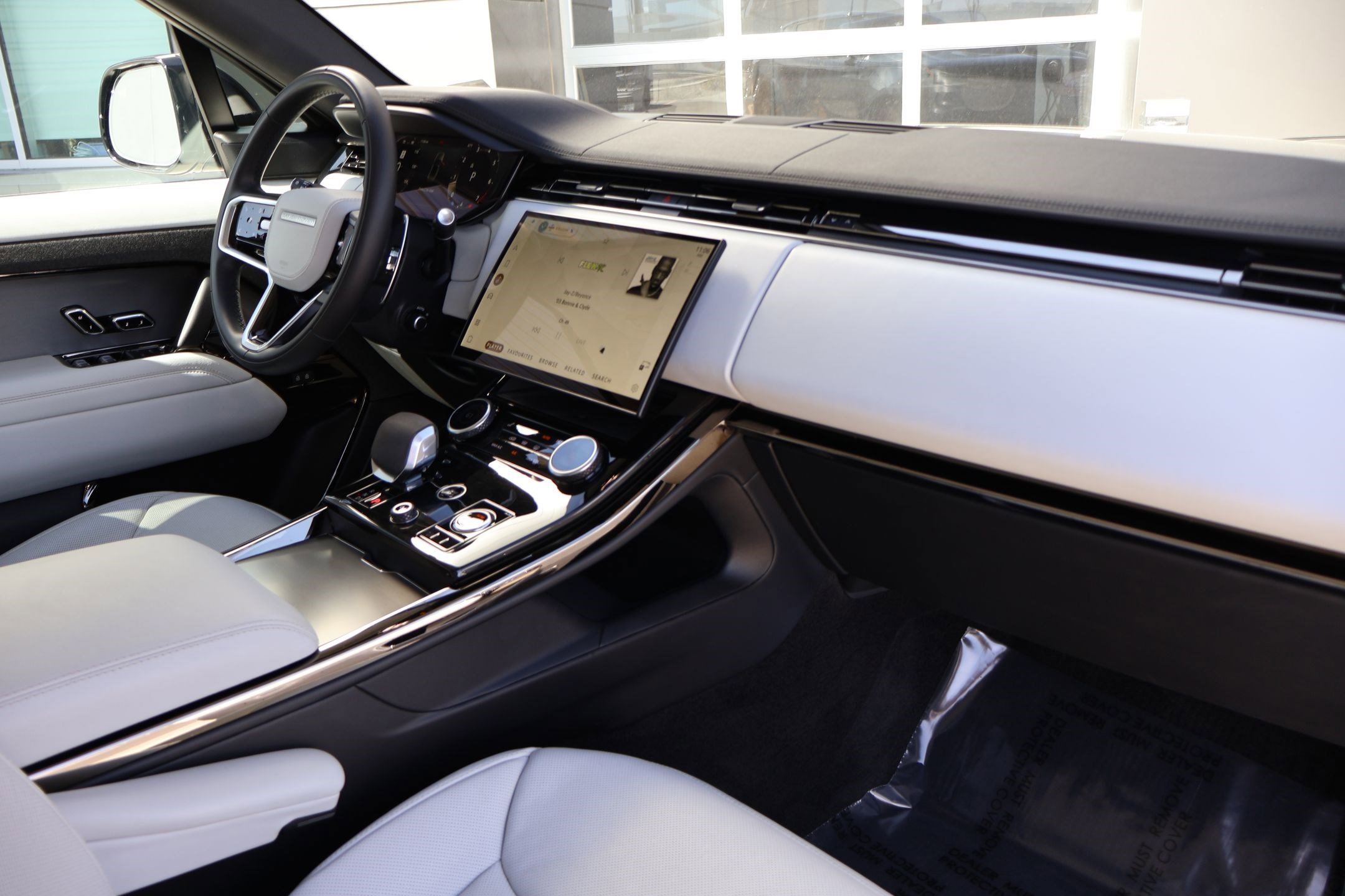 2023 Land Rover Range Rover Sport SE