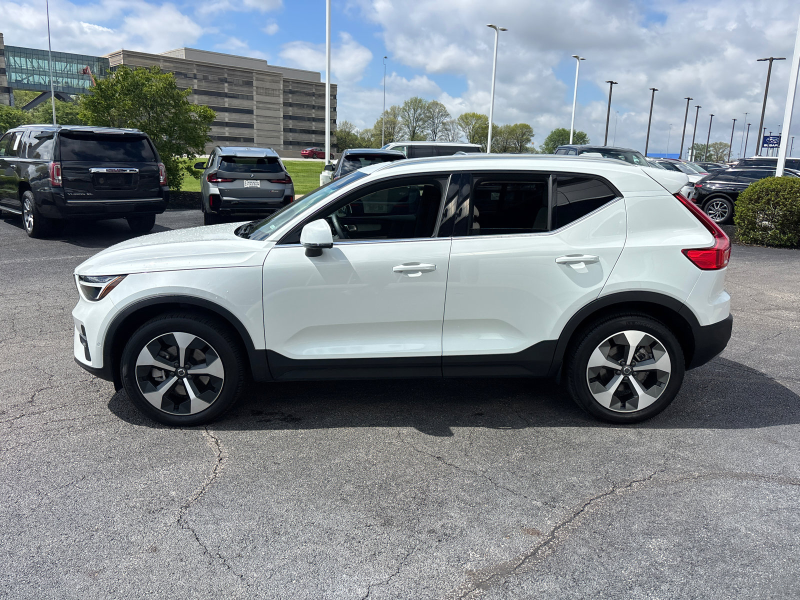 2024 Volvo Xc40 B5 Plus