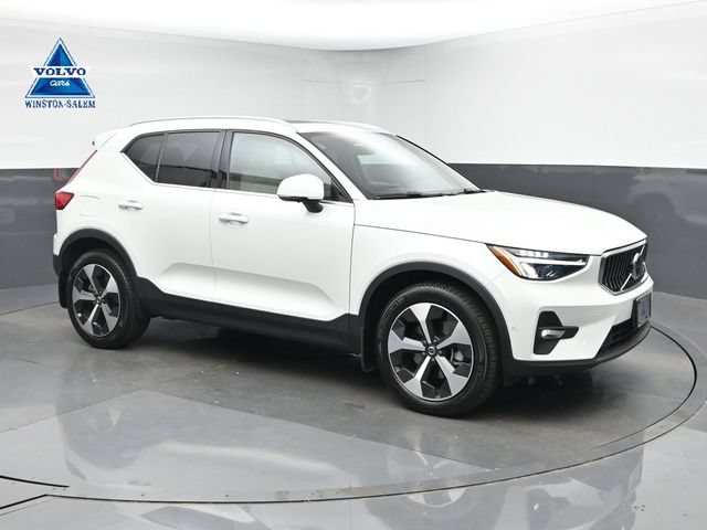 Used 2023 Volvo XC40 B5 Plus w/ Driver Assist Package