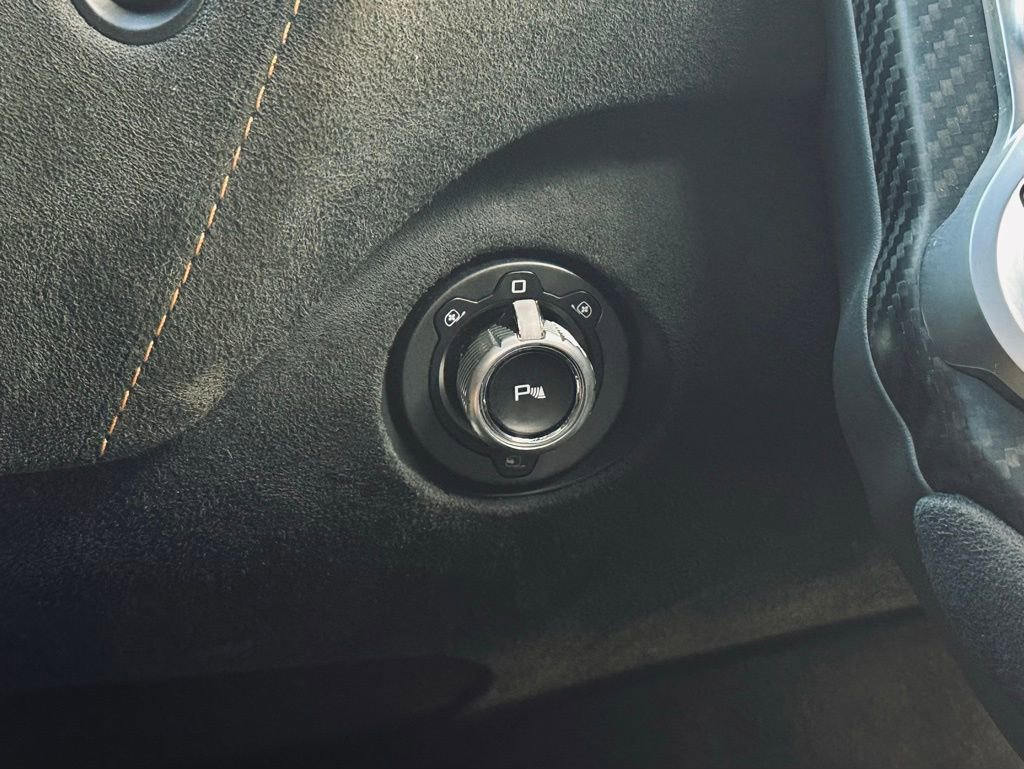 Used 2019 McLaren 720S Performance photo 38