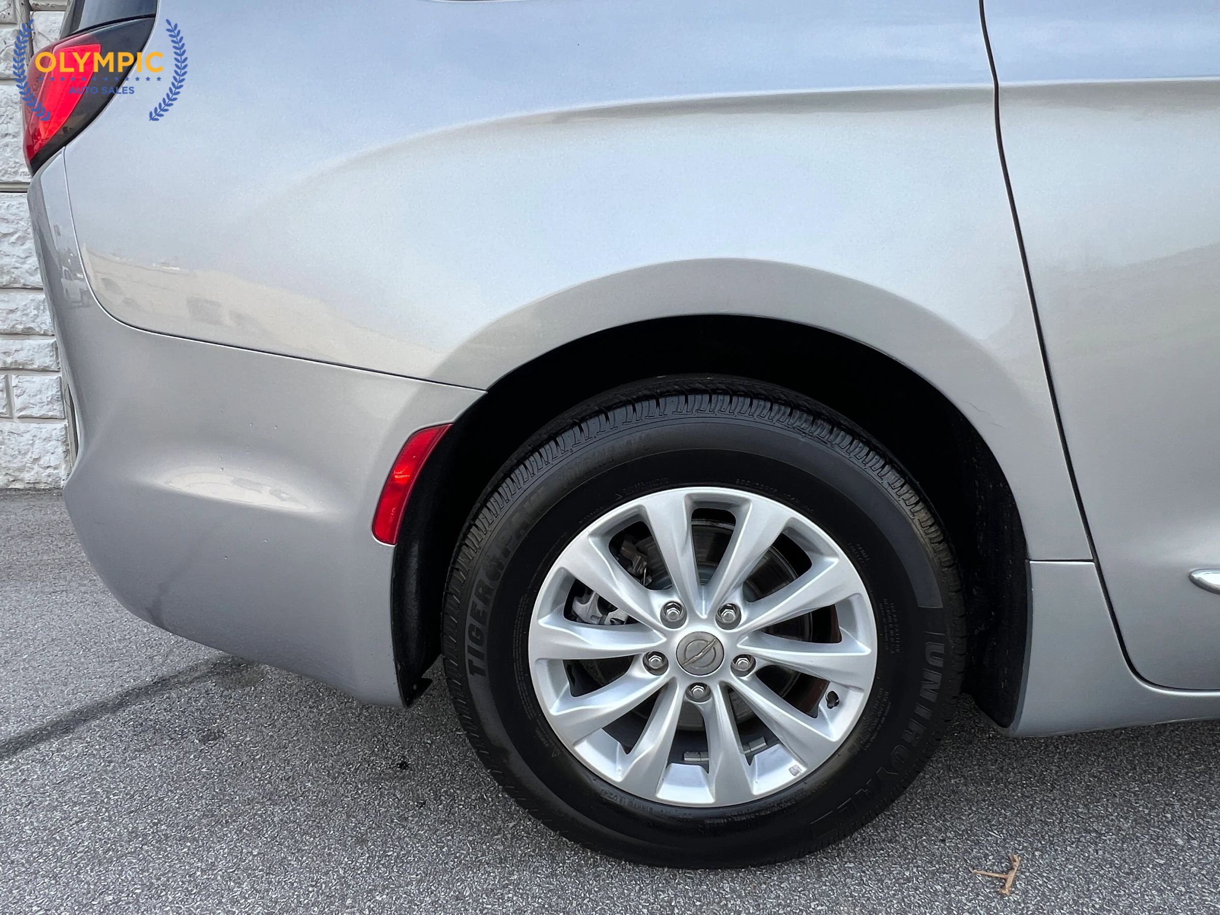 2017 Chrysler Pacifica Touring-L