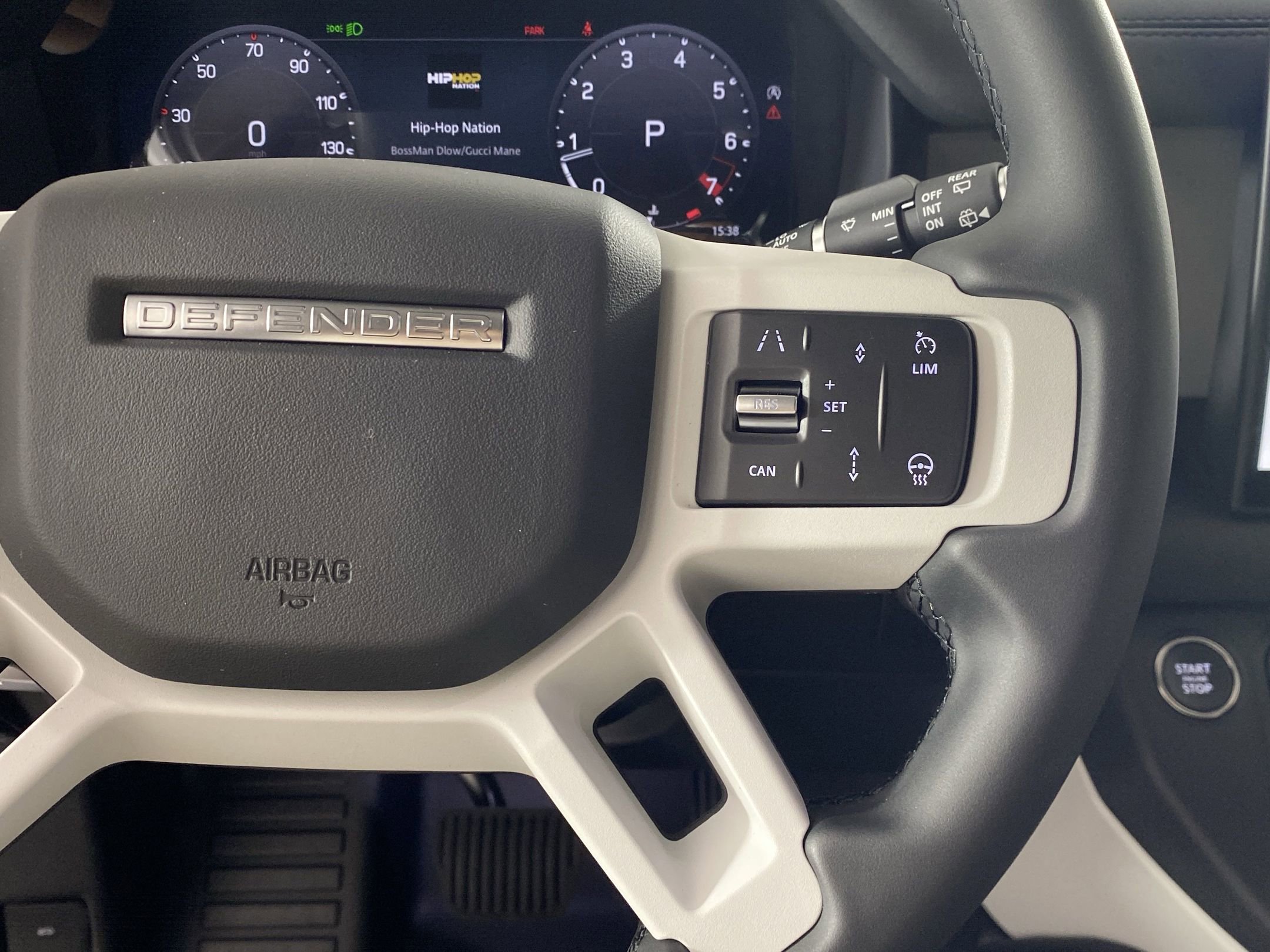 2025 Land Rover Defender 110 S