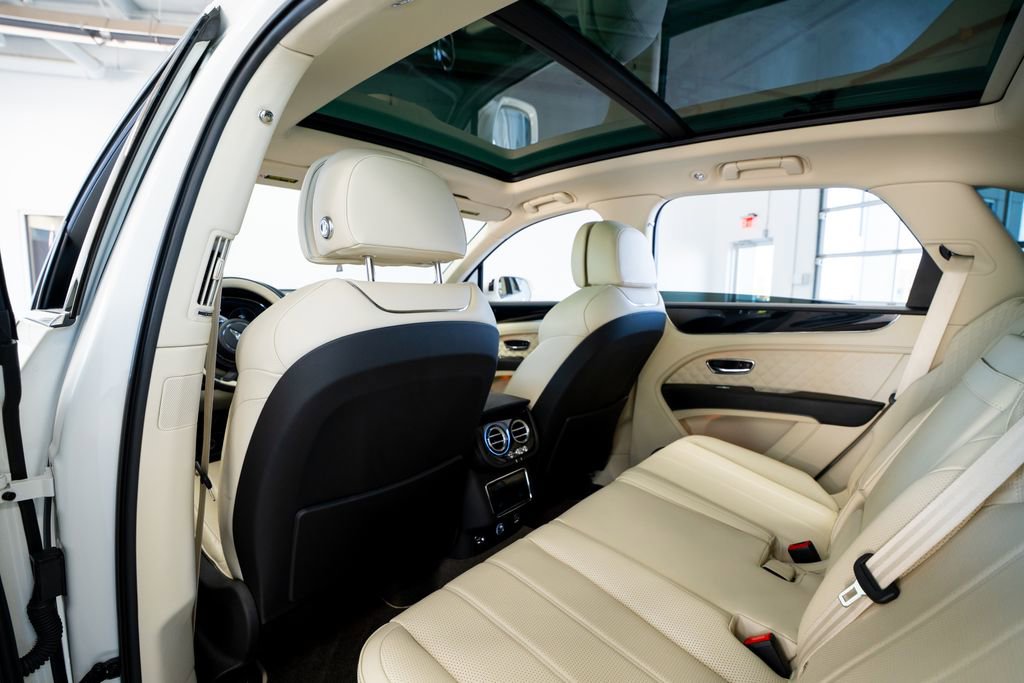 2021 Bentley Bentayga Plug-In Hybrid