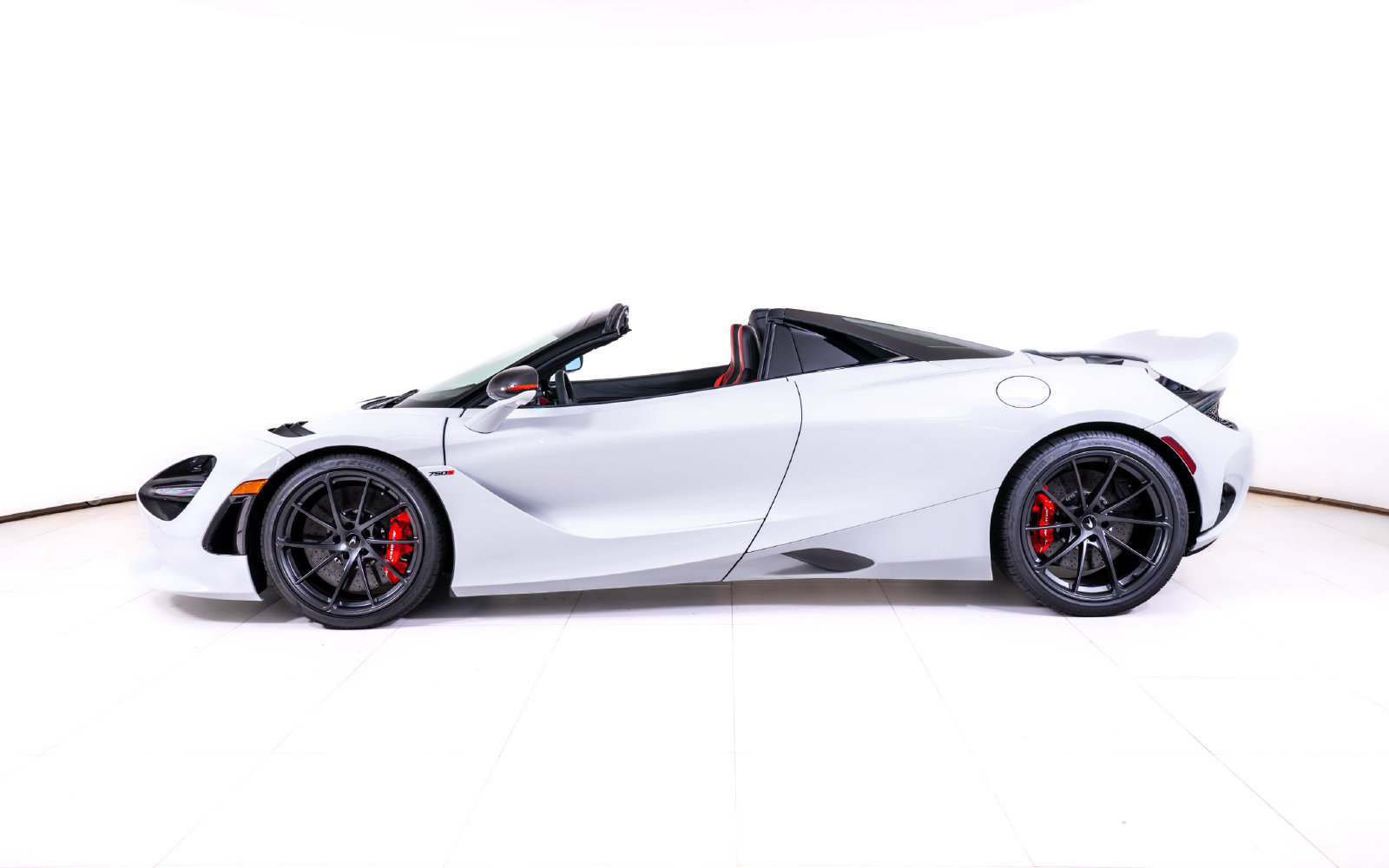 New 2027 McLaren 750S Spider photo 2