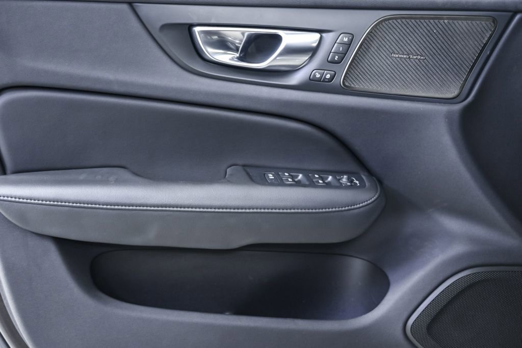 2025 Volvo S60 B5 Plus