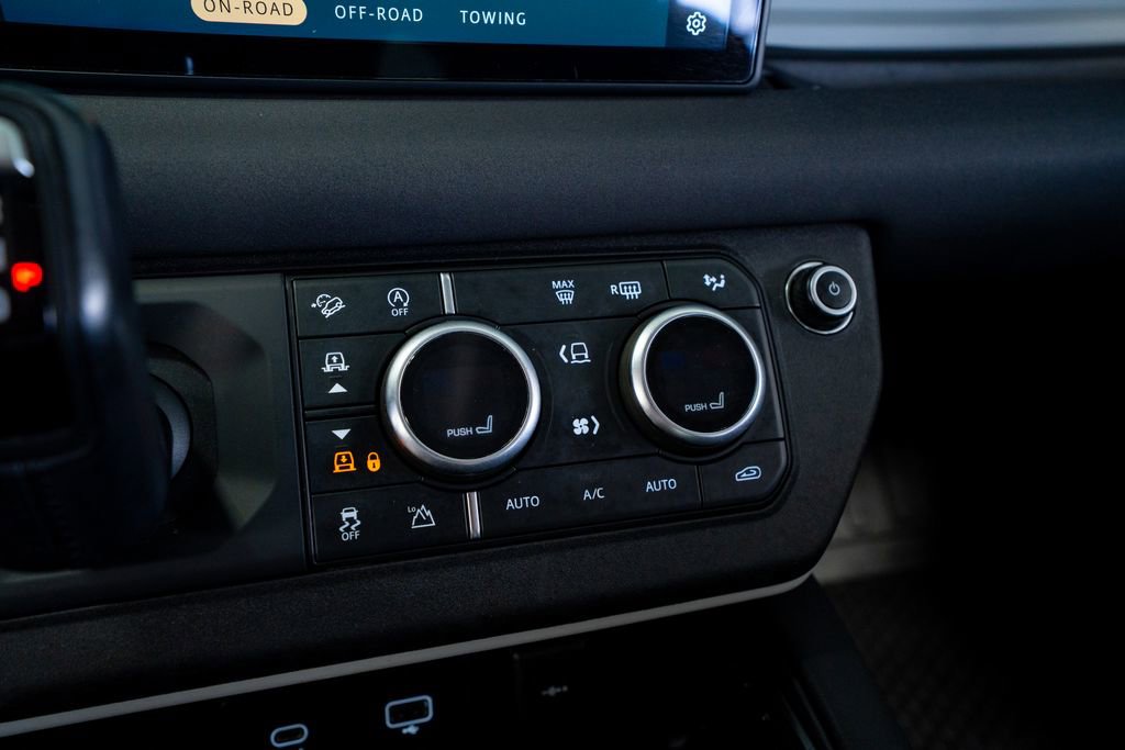 2020 Land Rover Defender 110 SE