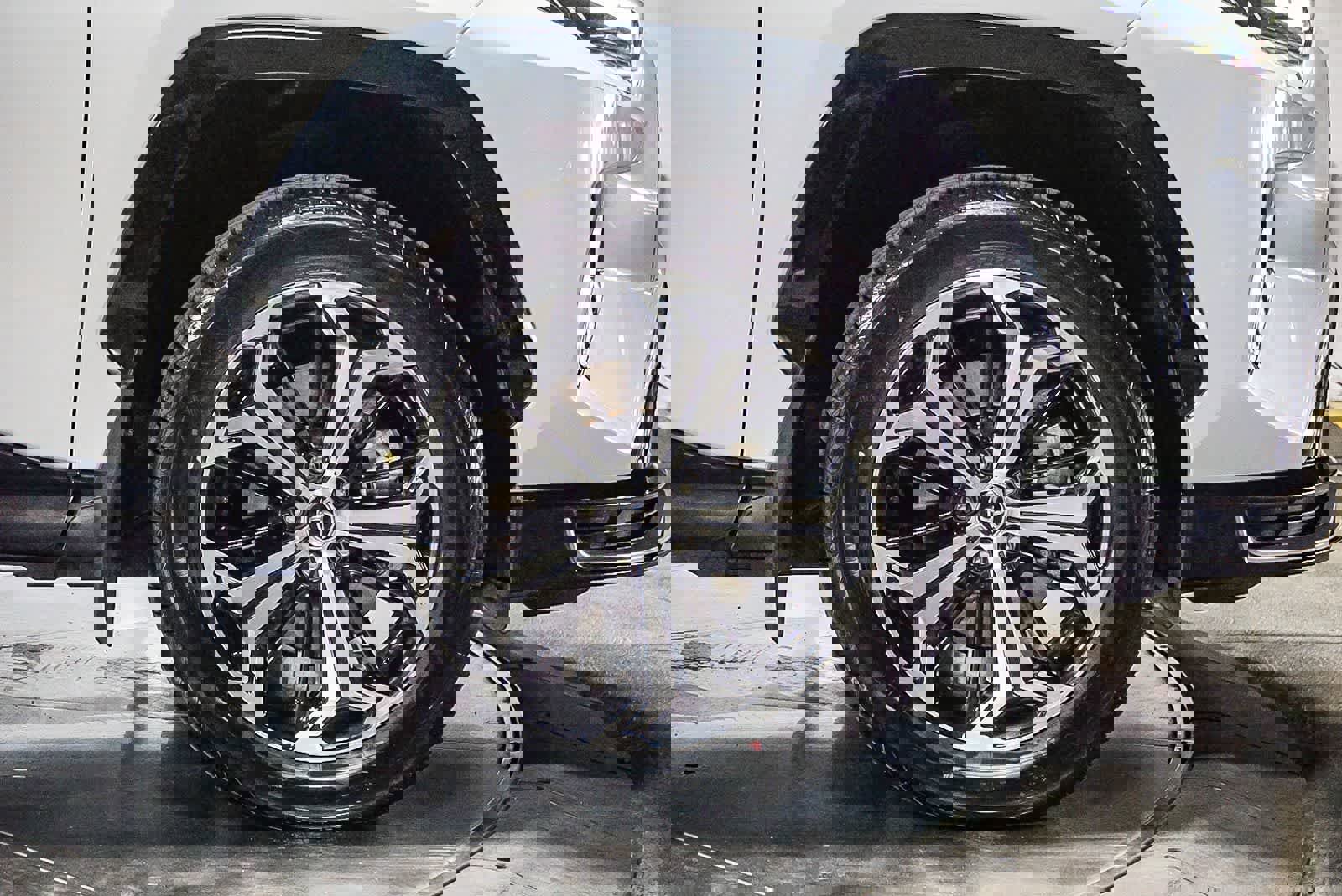 2023 Toyota RAV4 XSE