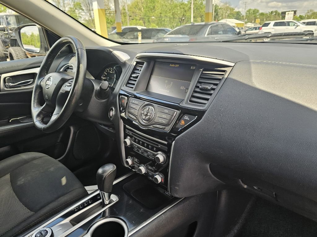 2020 Nissan Pathfinder SV