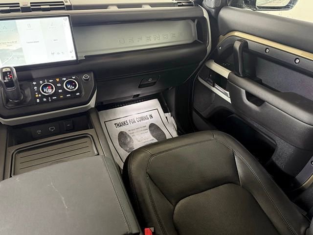 2024 Land Rover Defender 110 SE